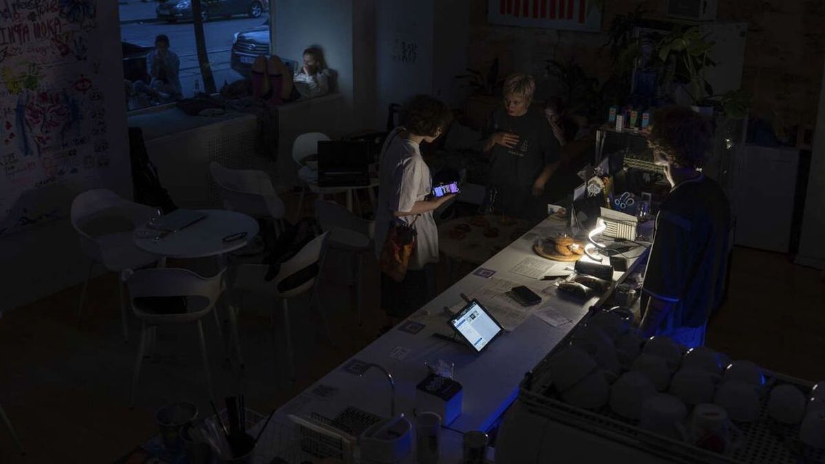 Kiev annonce des interruptions d'électricité à l'échelle nationale ce lundi