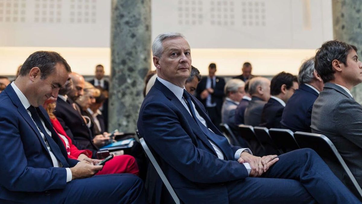 Bruno Le Maire encourages support for a social democratic candidate but dismisses La France insoumise