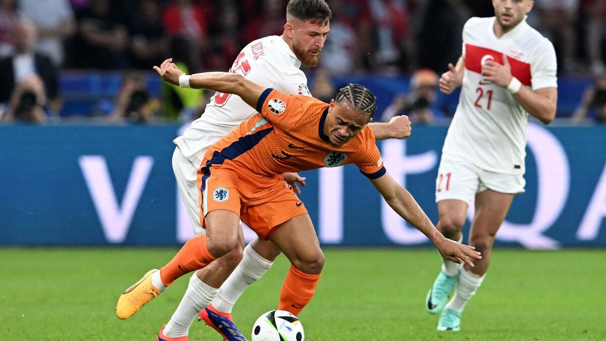 EN DIRECT : Match nul entre les Pays-Bas et la Turquie (0-0), domination néerlandaise traduite en français.