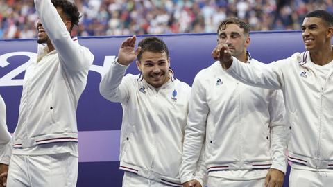 Magnifique ! Un Dupont époustouflant mène les Bleus à la victoire : La France remporte son premier titre olympique en rugby à 7 contre les Fidji (28-7)