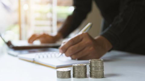 Plan d'Épargne en Actions (PEA) et stratégies d’investissement : quelles approches adopter ?
