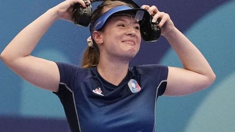 Camille Jedrzejewski gana la medalla de plata en la prueba de pistola de 25 metros y los equipos franceses de judo se clasifican para los cuartos de final.
