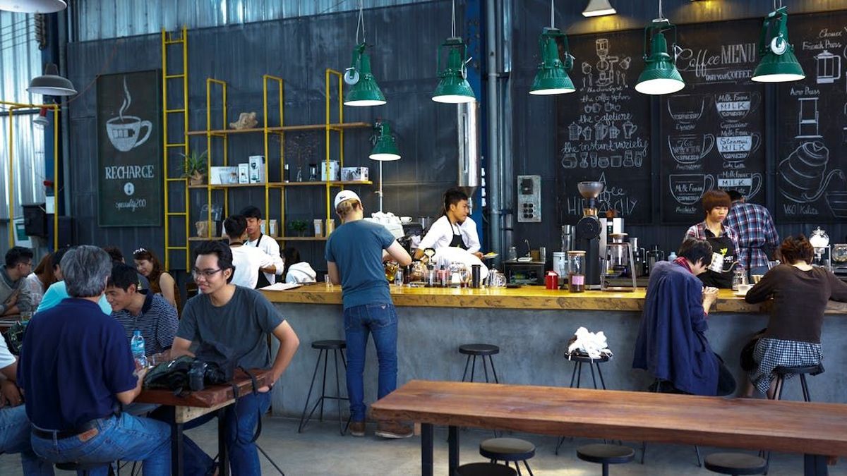 Comment lancer votre propre coffee shop : guide pratique et créatif