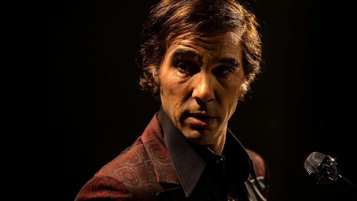 Dans « Monsieur Aznavour », Charles Aznavour est l'unique figure visible et c'est un bon présage, malgré l'absence de Tahar Rahim