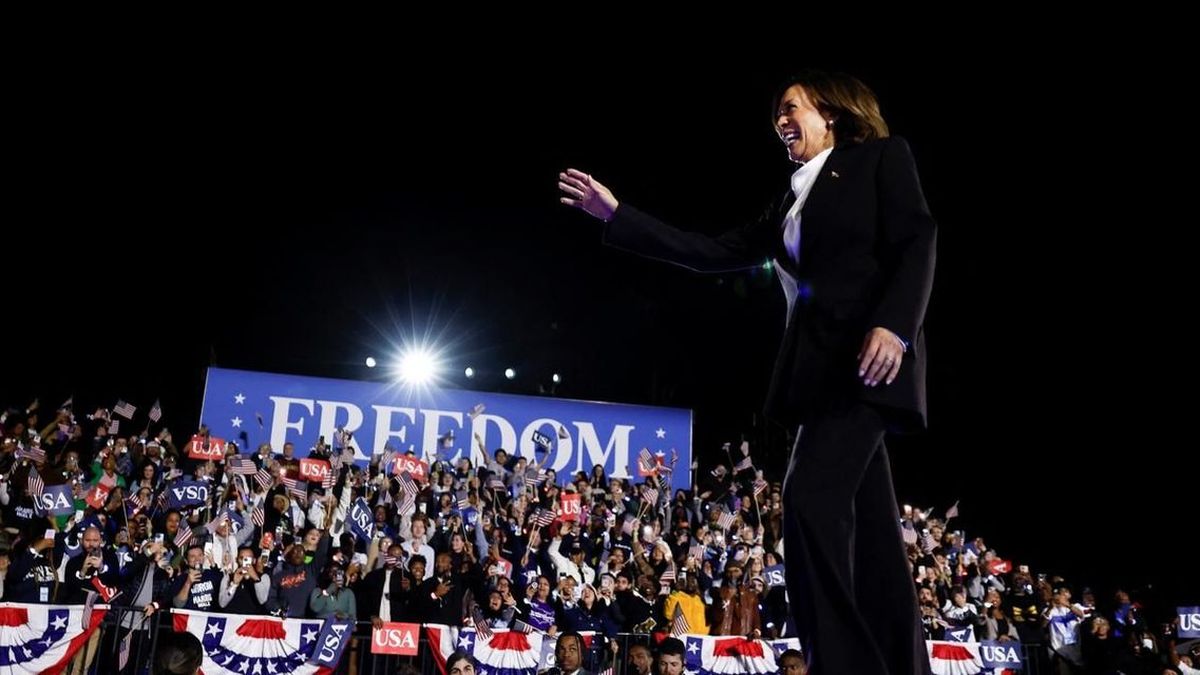 Kamala Harris met en garde contre les "tyrans potentiels" devant des milliers de supporters à Washington
