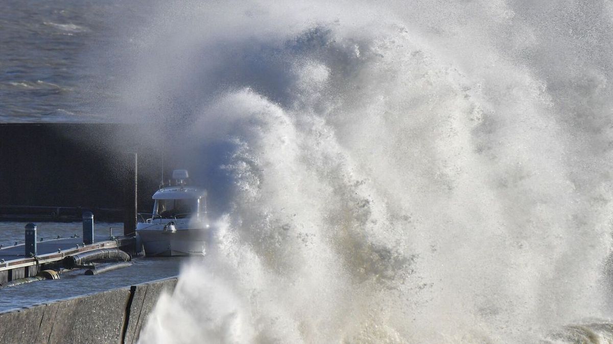 La tempête Kirk déferlera sur la France de l'ouest à l'est avec des inondations, de fortes pluies et rafales.