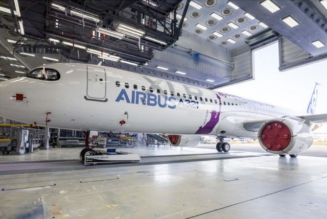 Scopri le ultime innovazioni e modelli Airbus per il 2024, rivelando i progressi tecnologici e gli impegni di sostenibilità di uno dei leader mondiali dell'aviazione. Rimani informato sulle tendenze e sugli sviluppi importanti che plasmano il futuro dei viaggi aerei.