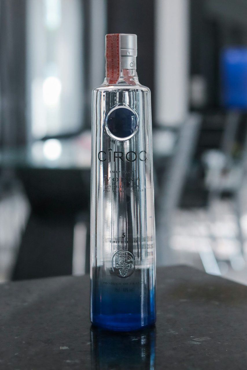 oppdag alt du trenger å vite om ciroc i 2024: nye innovasjoner, cocktailtrender og uunngåelige arrangementer du ikke bør gå glipp av. fordyp deg i verden av denne innovative og avanserte vodkaen som fortsetter å forføre åndeelskere.