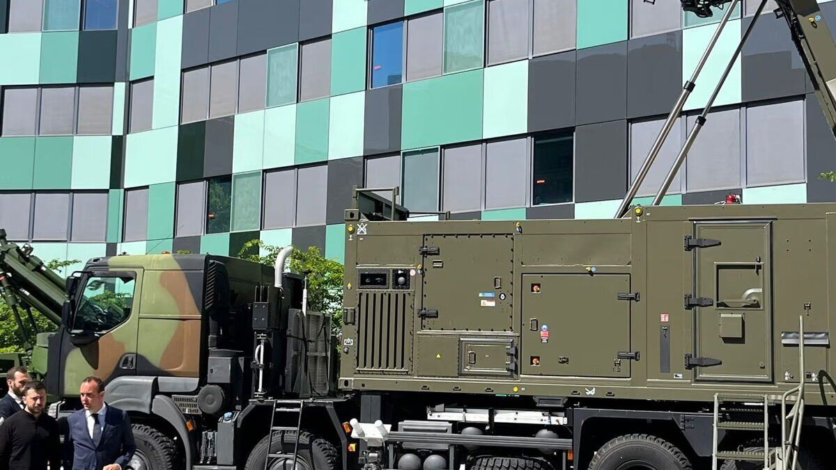 savunma, havacılık ve dijital teknolojiler alanlarında dünya lideri Thales'in 2024'teki yeniliklerini ve gelecek beklentilerini keşfedin. Daha güvenli, daha bağlantılı bir dünya için şirketin heyecan verici projelerini ve taahhütlerini inceleyin.