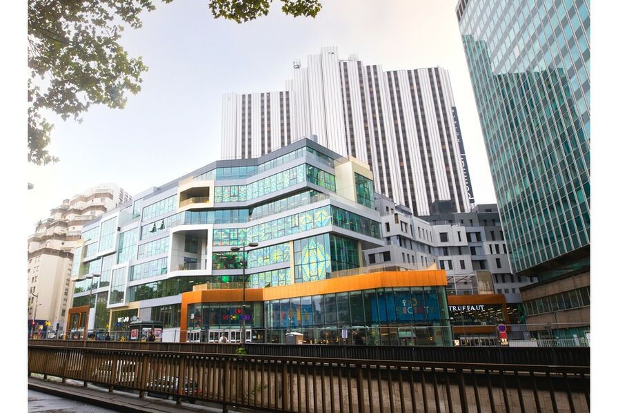conheça os projetos e iniciativas da unibail-rodamco-westfield em frança para 2024, oferecendo espaços comerciais inovadores e sustentáveis. explore como o líder no setor imobiliário de varejo está moldando o futuro dos shopping centers e atendendo às necessidades dos consumidores.