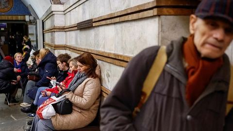 L'armée russe intensifie son avancée dans l'Est du pays