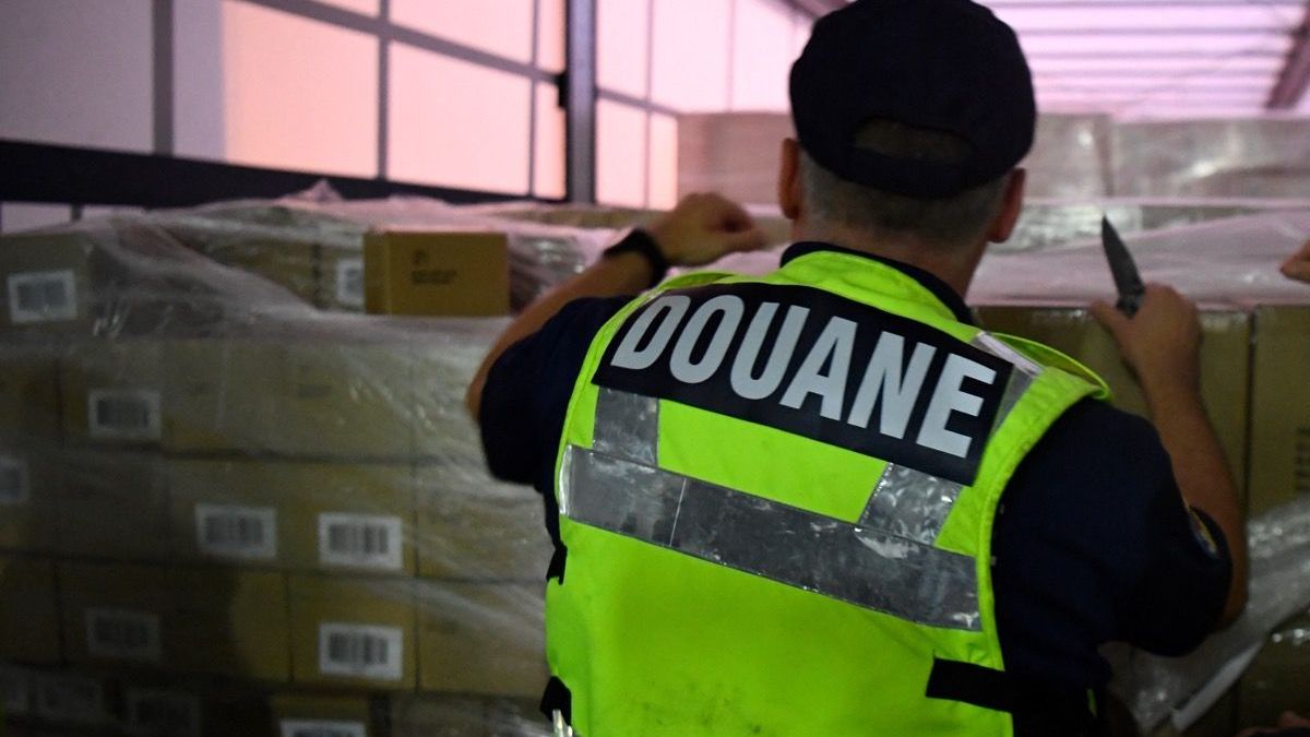 Plus d'une tonne de tabac illégal interceptée par les douanes