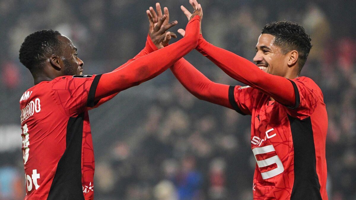 Rennes-ASSE (5-0) : Une victoire éclatante à 11 contre 10 marque le début de l'ère Sampaoli pour les Rennais
