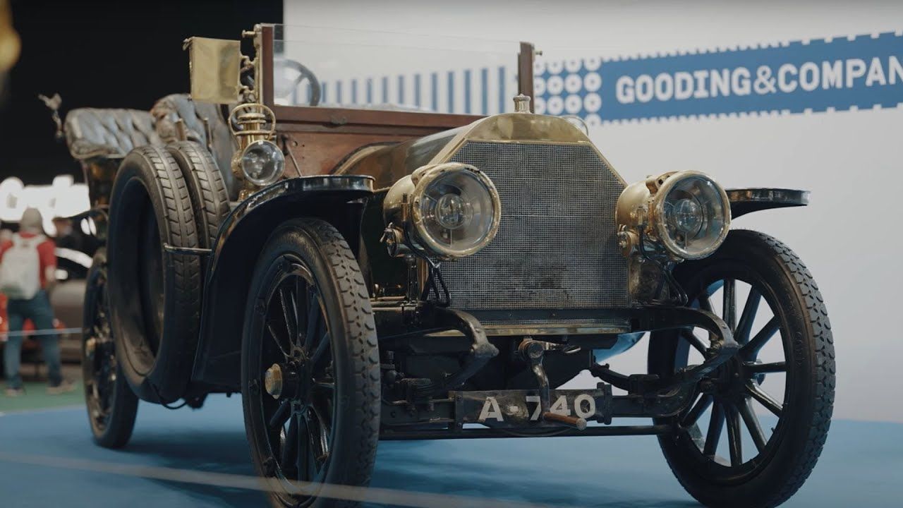 découvrez l'histoire fascinante de hewlett-packard (hp), une entreprise pionnière dans le domaine de la technologie. plongez dans ses débuts modestes, ses innovations révolutionnaires et son impact sur le monde de l'informatique et de l'électronique.