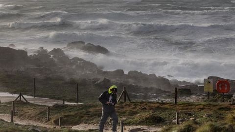 La tempête Darragh frappe la France et cause un décès en Grande-Bretagne