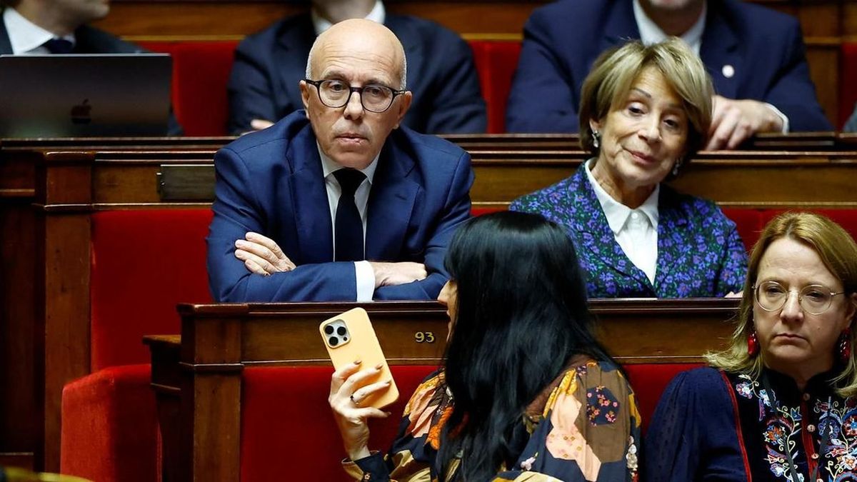 Le PS exhorte François Bayrou à 'passer à l'action'; Eric Ciotti questionne Bruno Retailleau
