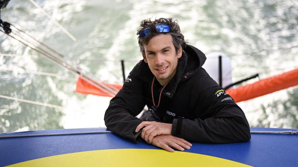 Charlie Dalin s'illustre dans le Vendée Globe 2025 en établissant un nouveau record impressionnant