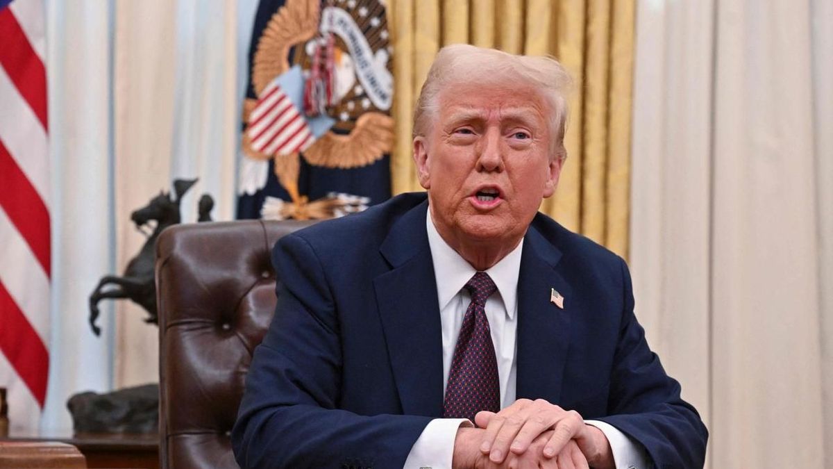 Donald Trump exprime sa préférence à éviter l'instauration de tarifs douaniers envers la Chine, modifiant ainsi son discours en Français.