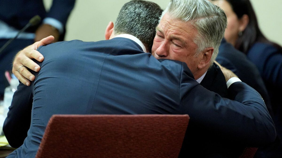 Mort sur un plateau de tournage : 'Ils ont comploté contre moi', Alec Baldwin riposte en poursuivant les procureurs à son tour