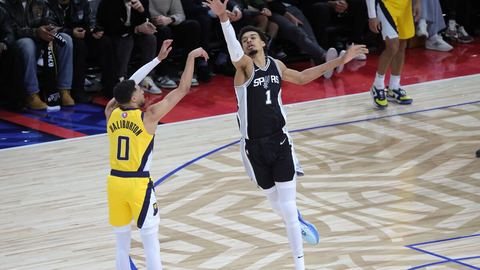 Rapport du match : en DIRECT, Wembanyama enchante pour son premier match de NBA à Paris avec des dunks, trois points et contres - Spurs contre Pacers