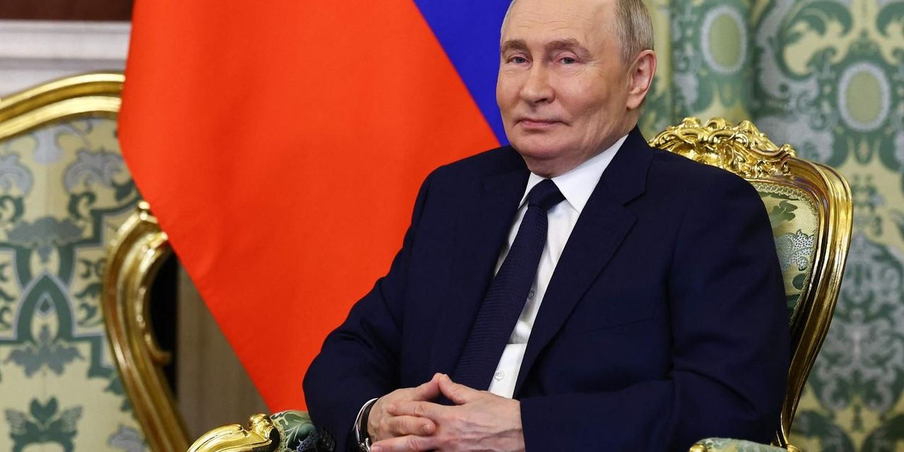 "Vladimir Poutine 'détruit' la Russie en ne concluant pas d'accord avec Kiev", déclare Donald Trump.