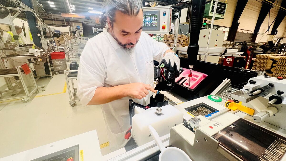 Le groupe SEB rapatrie la production de ses aspirateurs balais de la Chine vers l'Eure