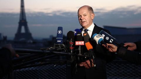 Réunion d'urgence encore en cours à l'Elysée ; Olaf Scholz contre une 'paix imposée par la force' à Kiev