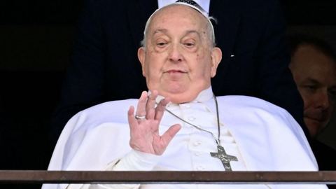 L'état de santé critique du Pape a presque conduit son équipe médicale à interrompre ses soins