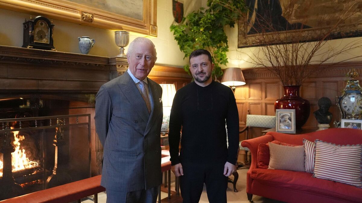Titre alternatif: "Guerre en Ukraine : Le roi Charles III accueille Volodymyr Zelensky à Sandringham, sa propriété de campagne"