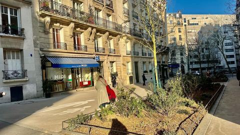 "Vote imminent à Paris pour la piétonisation de 500 rues supplémentaires : 10 000 places de parking en jeu »