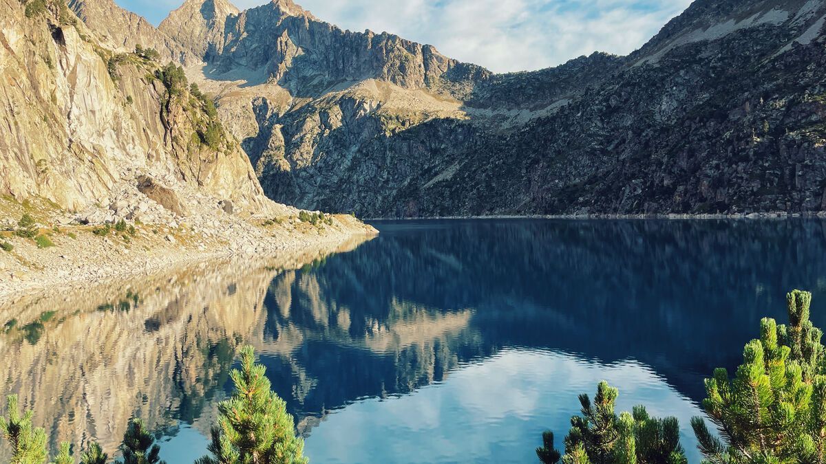 Survie dans un parc américain : un alpiniste seul rescapé après une chute de 100m et douze heures de marche