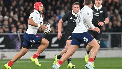 DIRECT. Rugby : Malgré une équipe réduite, les Bleus ne sont qu'à un point des All Blacks.