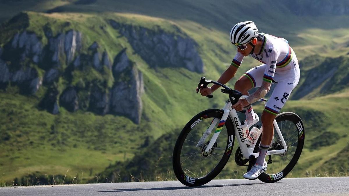 EN DIRECT | Tadej Pogacar domine ses concurrents à la première ascension montagneuse du Tour de France 2025 et récupère le maillot jaune