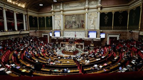 Que se produit-il quand un parlementaire meurt pendant son mandat ?