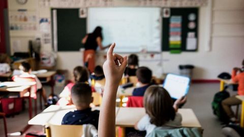 « Ancien fidèle serviteur de l'éducation nationale, je m'éloigne désormais : le grand désenchantement des enseignants »