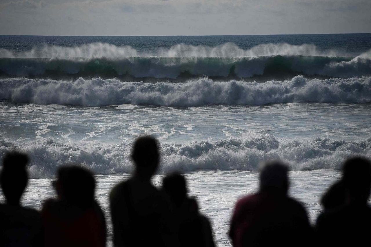 Évacuation de plusieurs plages suite à une houle "cyclonique" atteignant 5 mètres sur la côte atlantique