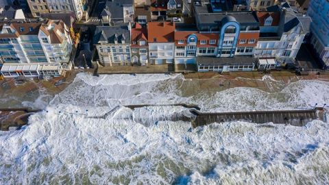 Les effets de l'ouragan Erin sur la France à son arrivée : détails et conséquences
