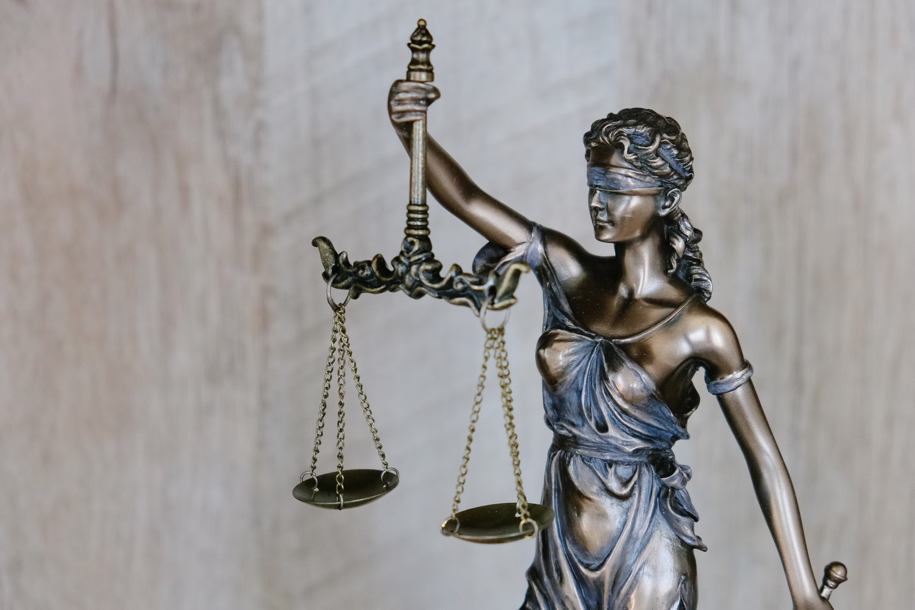 Comment choisir un avocat en divorce à Nice pour une séparation sereine