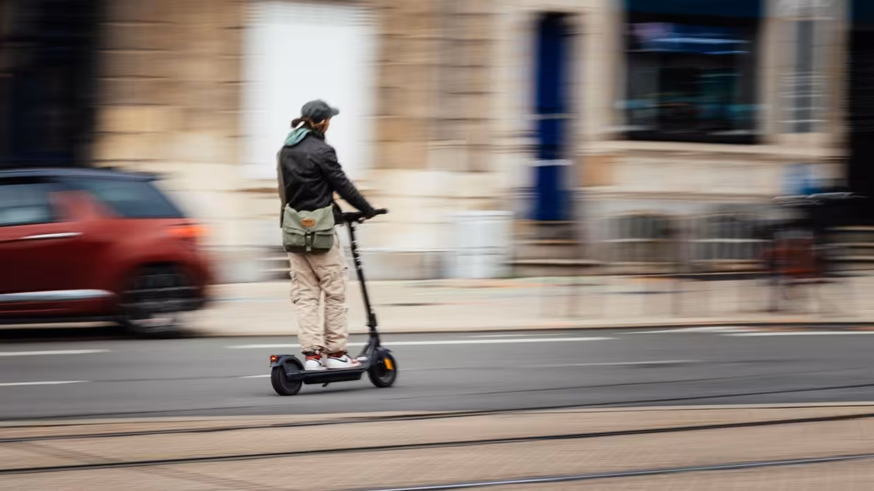 « Explosion des accidents » : la ville de l'Ouest réagit à l'interdiction des trottinettes électriques.